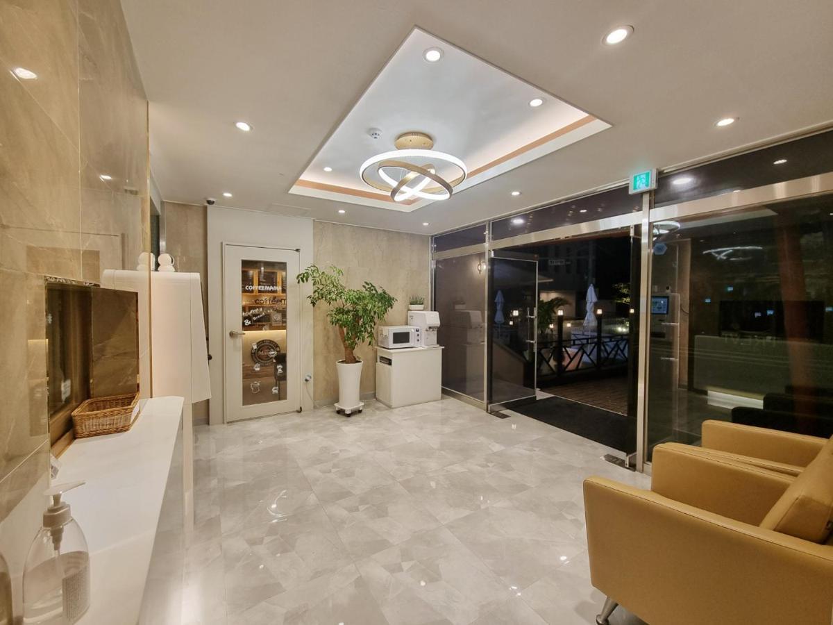 Trevi Hotel Чечжу Екстер'єр фото