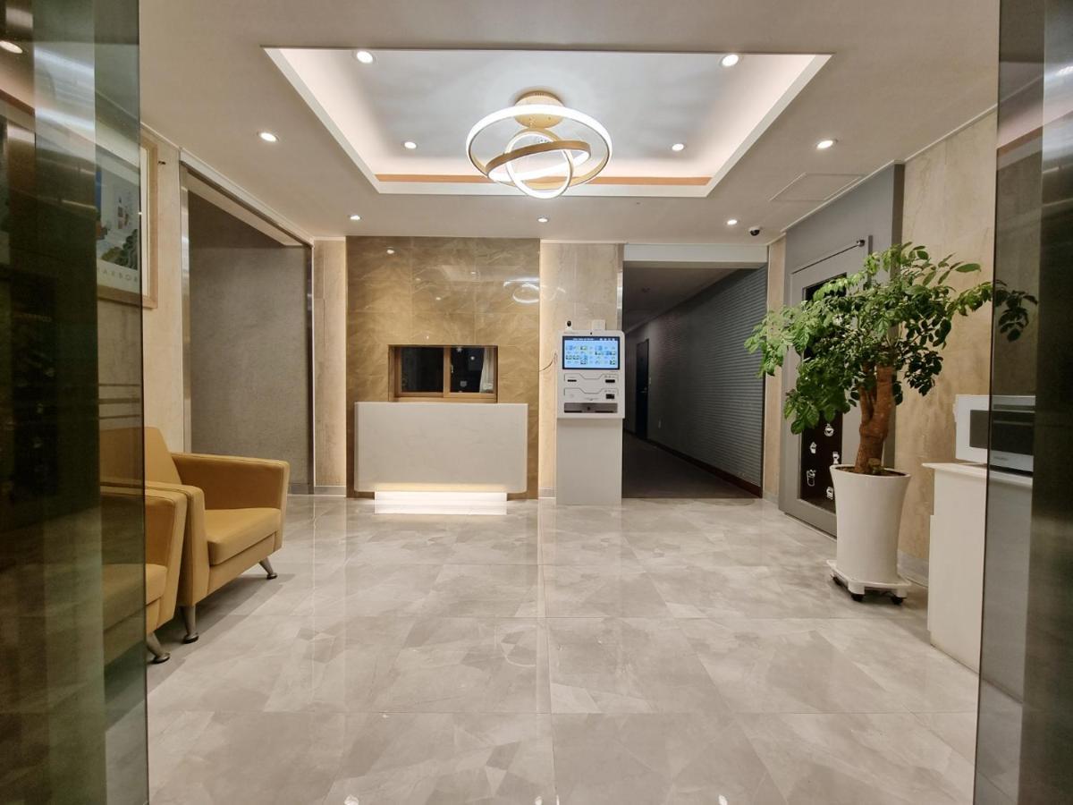 Trevi Hotel Чечжу Екстер'єр фото