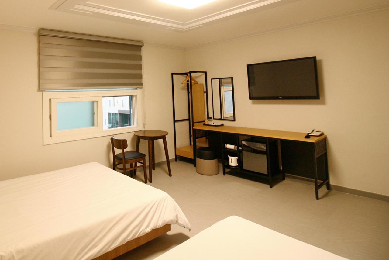 Trevi Hotel Чечжу Екстер'єр фото