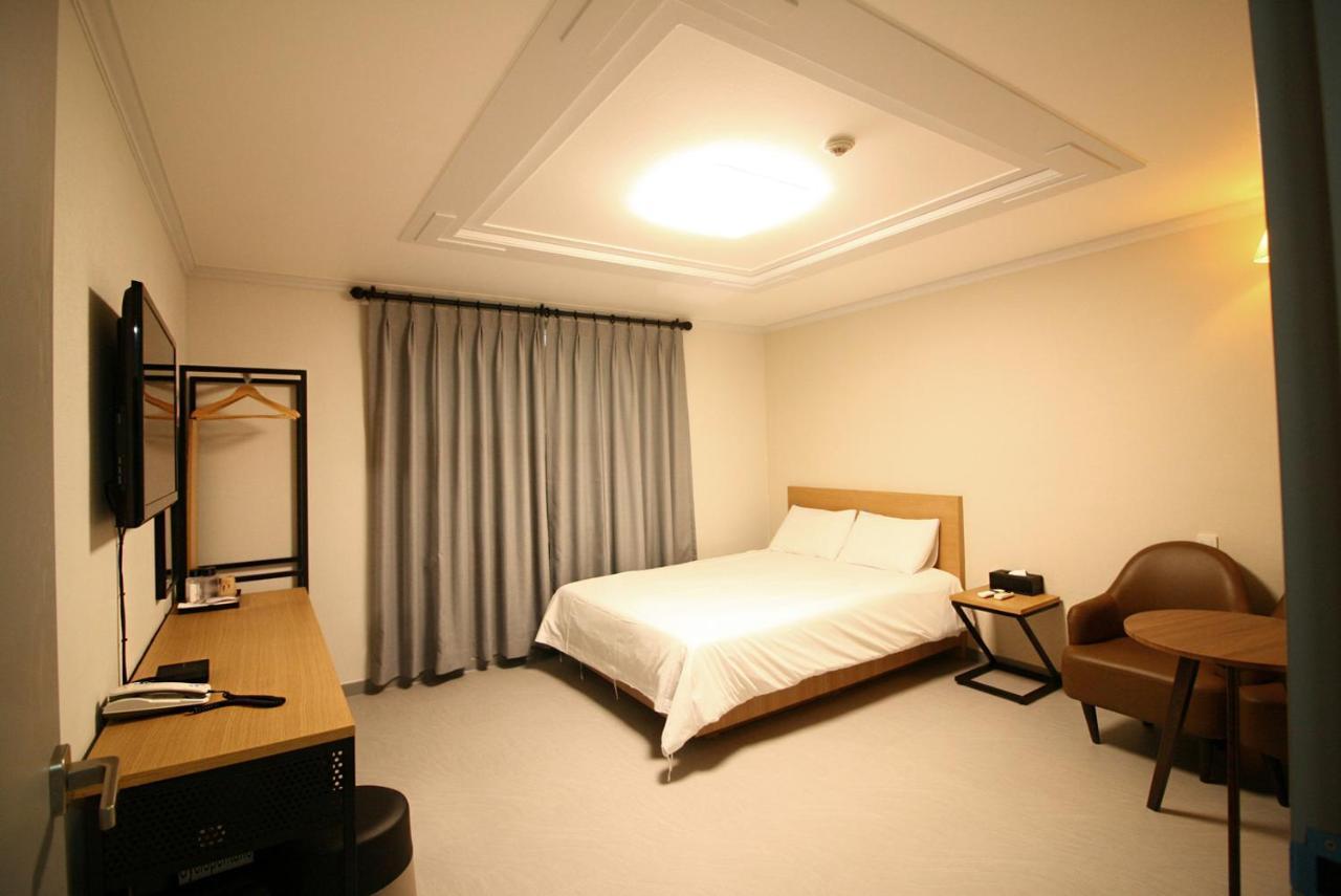 Trevi Hotel Чечжу Екстер'єр фото