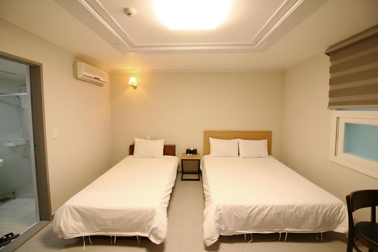 Trevi Hotel Чечжу Екстер'єр фото