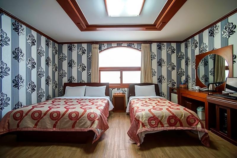 Trevi Hotel Чечжу Екстер'єр фото