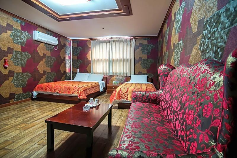 Trevi Hotel Чечжу Екстер'єр фото