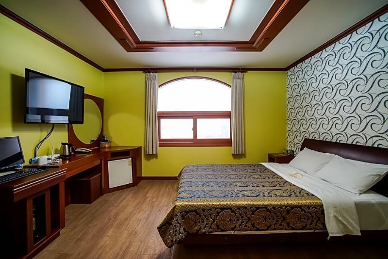 Trevi Hotel Чечжу Екстер'єр фото